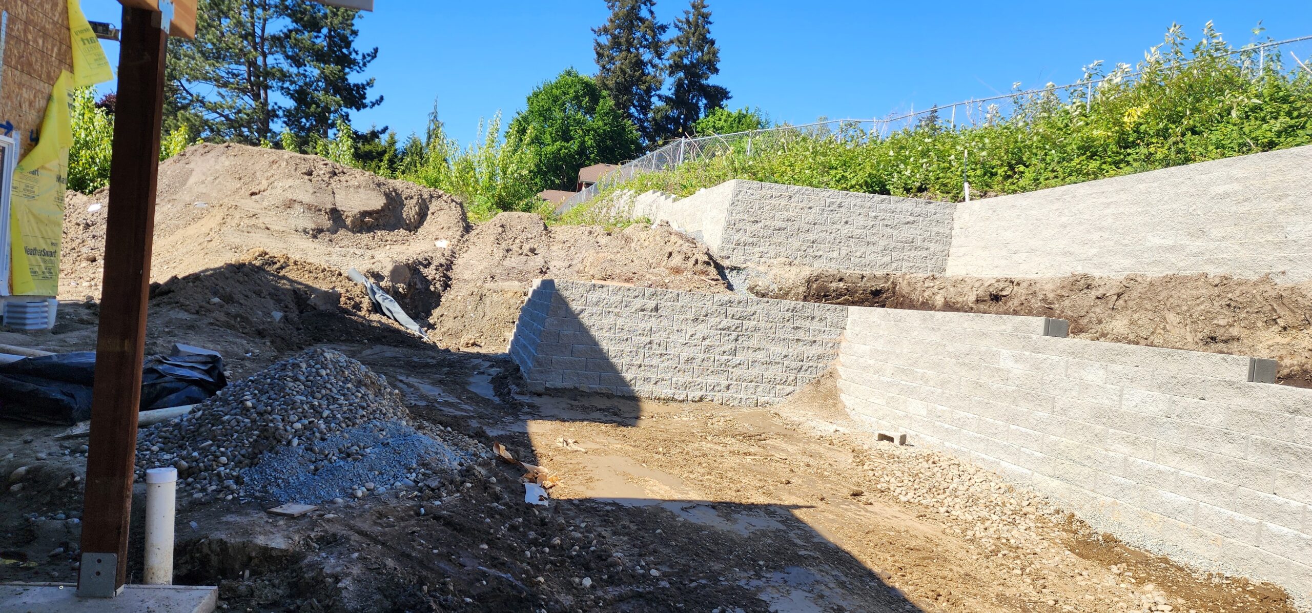 RETAINING WALL